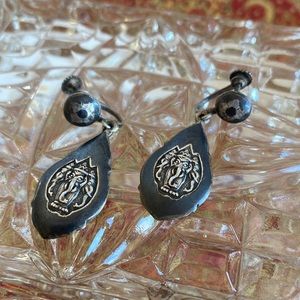 Vintage Siam sterling silver marked boho elephant design screw back earrings